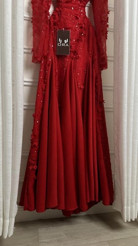 فستان احمر كلفه مورد