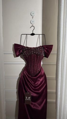 فستان ليلكي تفته سيلا وتطريز يدوي