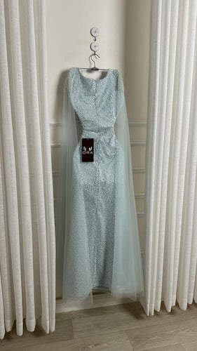 فستان سماوي كلفه شك اكمام تل تيواني