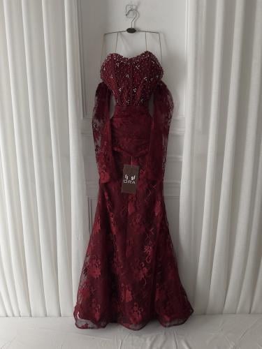 فستان عودي صدريه تطريز يدوي ودانتيل فرنسي