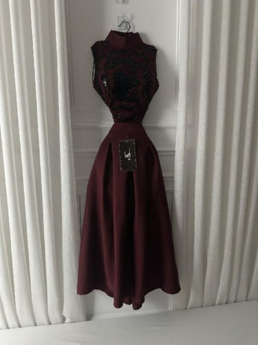 طقم عودي بلوزه سهره وتنوره باربي