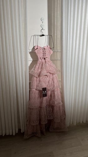 فستان لحمي كلفه شك سهره طبقات