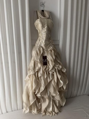 فستان صدريه شك سهره وكسرات كرنكل وشال كرنكل