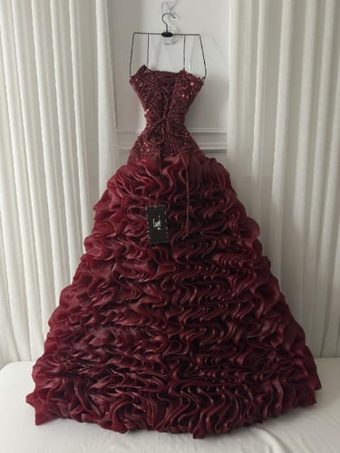 فستان عودي صدريه شك سهره وكسرات جزار كلوش