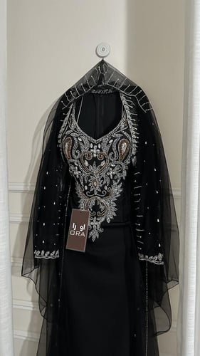 فستان قطعتين باربي وتل تيواني وتطريز يدوي فخم