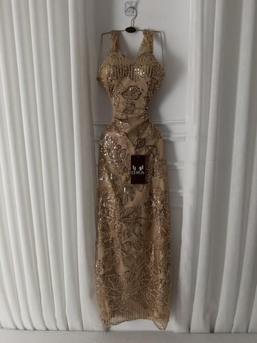 فستان كلفه شك ذهبي