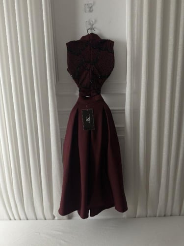 طقم عودي بلوزه سهره وتنوره باربي