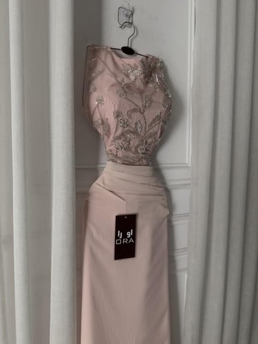 فستان لحمي صدريه شك وجورجيت