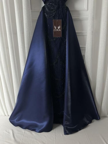 فستان كحلي كلفه شك سهره وذيل ميكادو لمعه