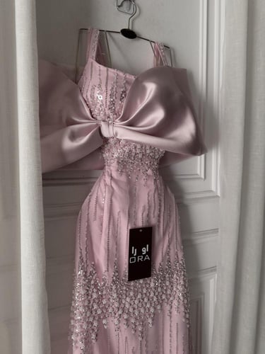 فستان وردي كلفه شك وصدريه ميكادو فنيكه