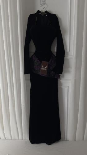 فستان اسود مخمل كوري وكلفه شك