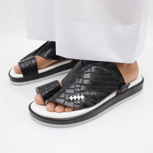 حذاء شرقي جلد طبيعي