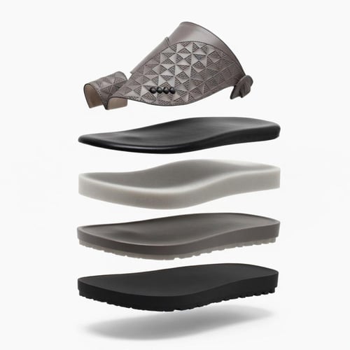 حذاء شرقي جلد طبيعي