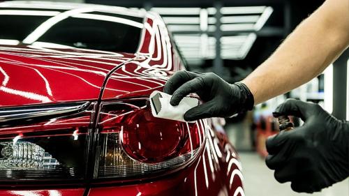 تلميع مائي سيارة سيدان