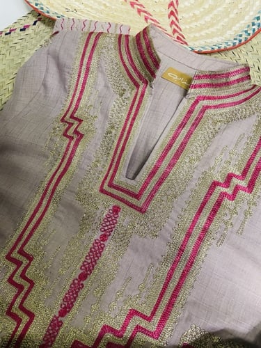 ثوب عسيري وردي رقم 20