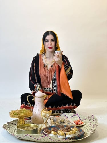 ثوب عسيري اسود مع برتقالي رقم 28