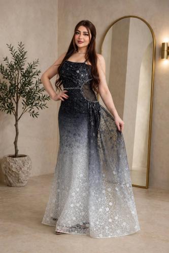 فستان سهرة أسود متدرج إلى أبيض Ombre وذيل جانبي