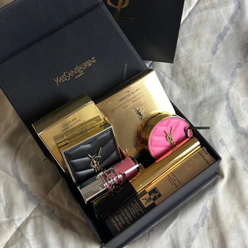 بوكس سان لوران شامل الكيس والتغليف