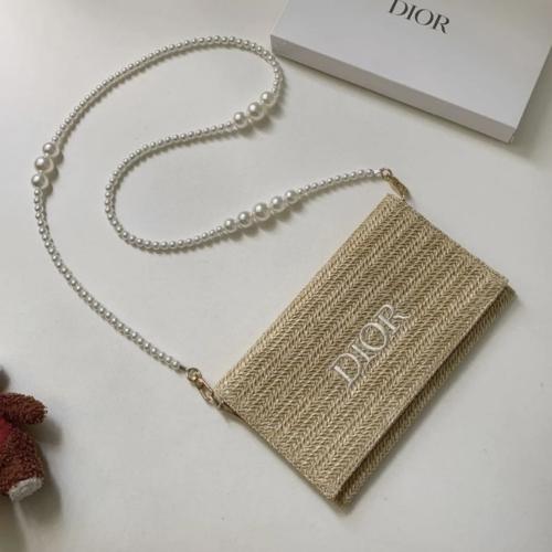 باوتش ديور مع ستراب لؤلؤ وبوكس