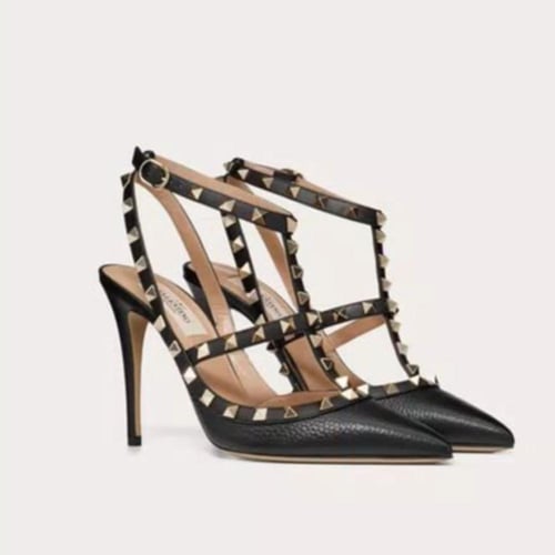 VaSh18 ROCKSTUD GRAINY LEATHER ANKLE STRAP PUMP