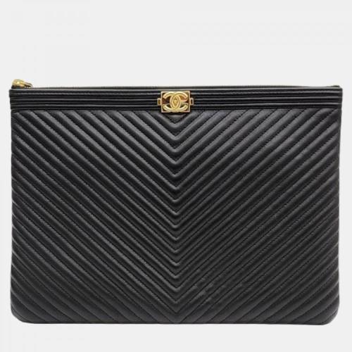 Chanel Chanel Black Leather O Case Medium Boy Chev...