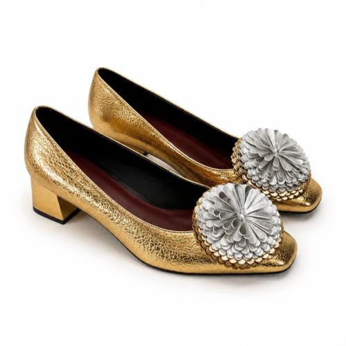 chanel low heel flowered pumps