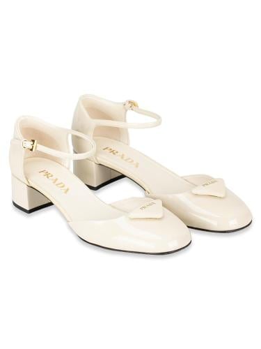 prada Vernice Triangle Logo Pumps Avorio