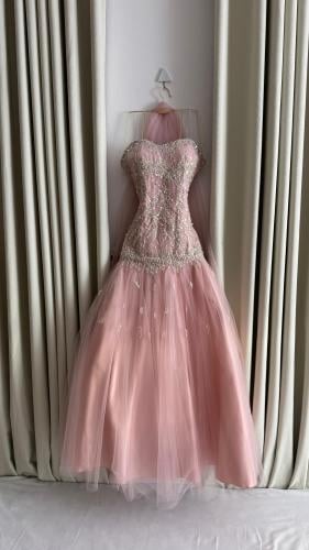 فستان تل مع تطريز خرز