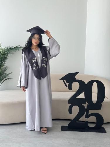 عباية تخرج رمادي فاتح ورمادي غامق