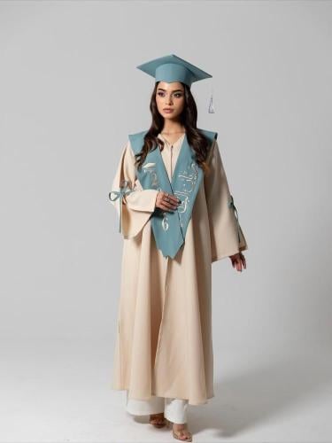 عباية تخرج لون بيج