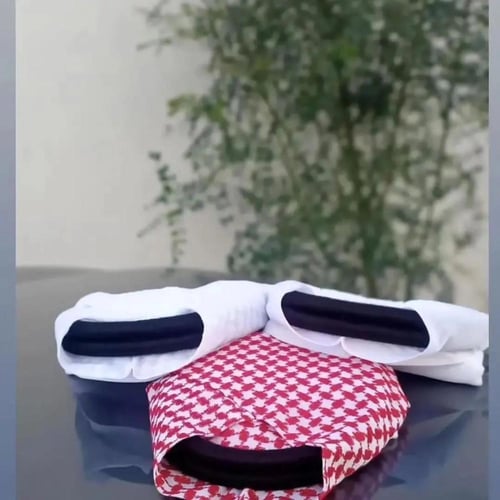 شماغ وعقال بالاسم مخيط مع بعض