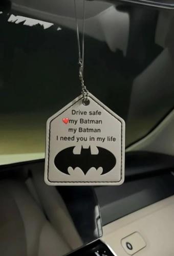 تعليقة باتمان حسب الطلب