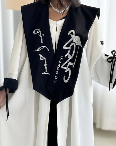 عبايه تخرج لون سكري