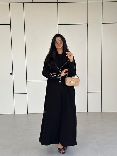 عباية كريب اسود مع بيج