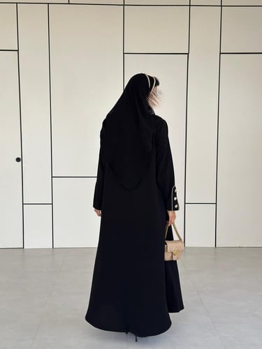 عباية كريب اسود مع بيج