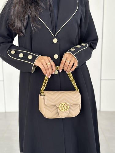 عباية كريب اسود مع بيج