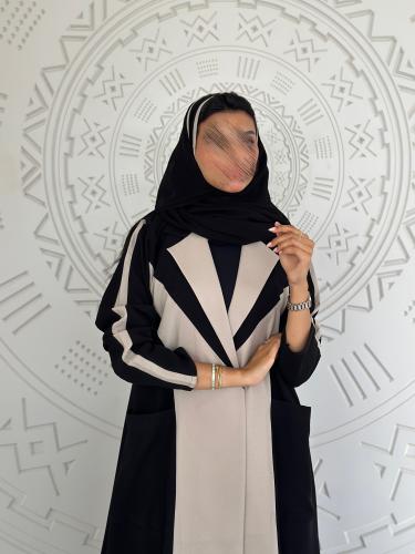 عباية كريب اسود مع كريب بيج