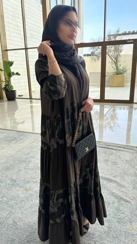 عبايه كريب باربي زيتي