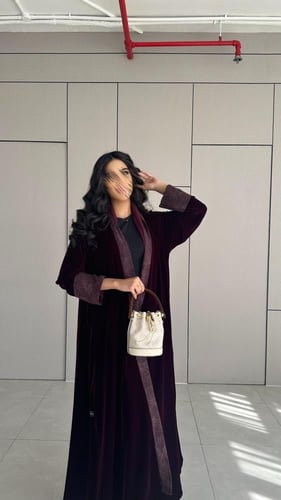 عباية مخمل عنابي مع كشميري