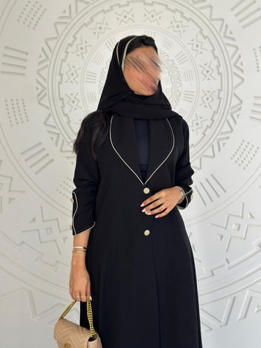 عباية كريب اسود مع بيج