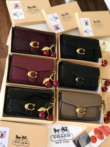 شنطة كوتش درجة اولى متوفره بعدة الوان