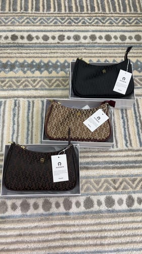 شنطة AIGNER درجة اولى متوفره بثلاث الوان