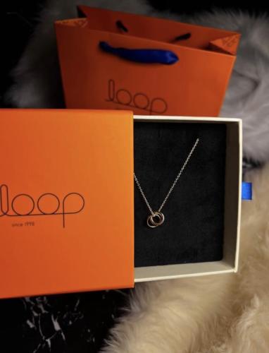 Elegant necklace with luxurious design from AOOP b...