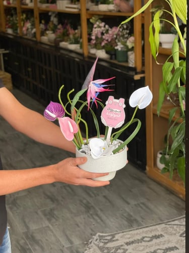 Vase for the newborn girl with an elegant and dist...