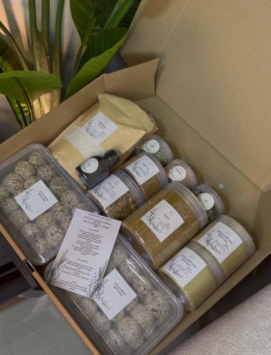 Golden postpartum package