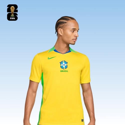 طقم منتخب البرازيل الأول