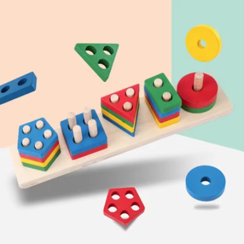 لعبة خشبية ذات أشكال هندسية