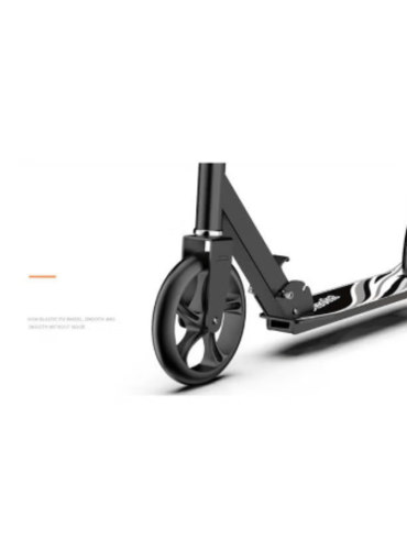 سكوتر للكبار مزود بنظام تعليق