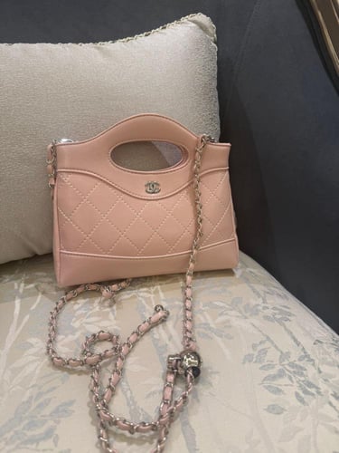 شنطة شانيل وردي