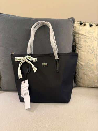 شنطة لاكوست أسود